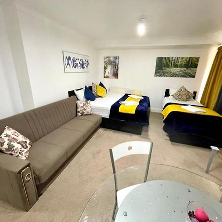 2 Bedrooms Modern Central London Apartment, Full Kitchen, 5 Minutes Tube Station Екстер'єр фото