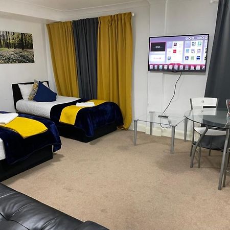 2 Bedrooms Modern Central London Apartment, Full Kitchen, 5 Minutes Tube Station Екстер'єр фото