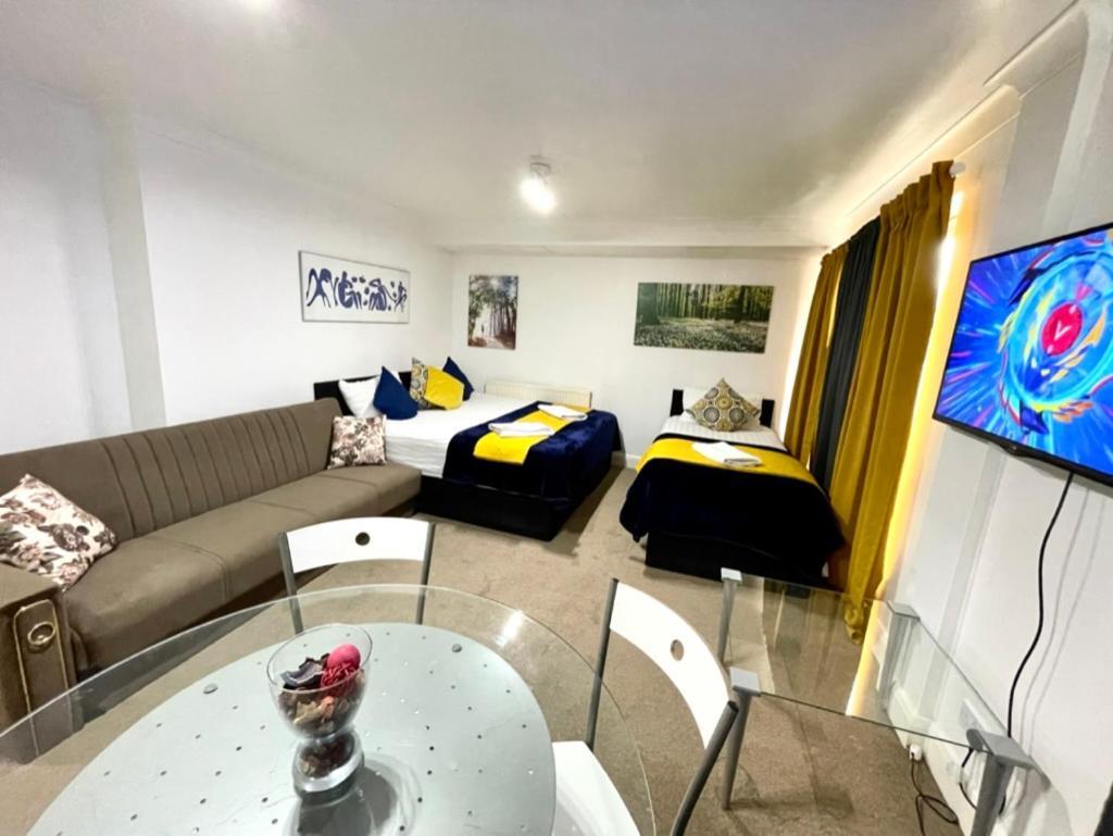 2 Bedrooms Modern Central London Apartment, Full Kitchen, 5 Minutes Tube Station Екстер'єр фото