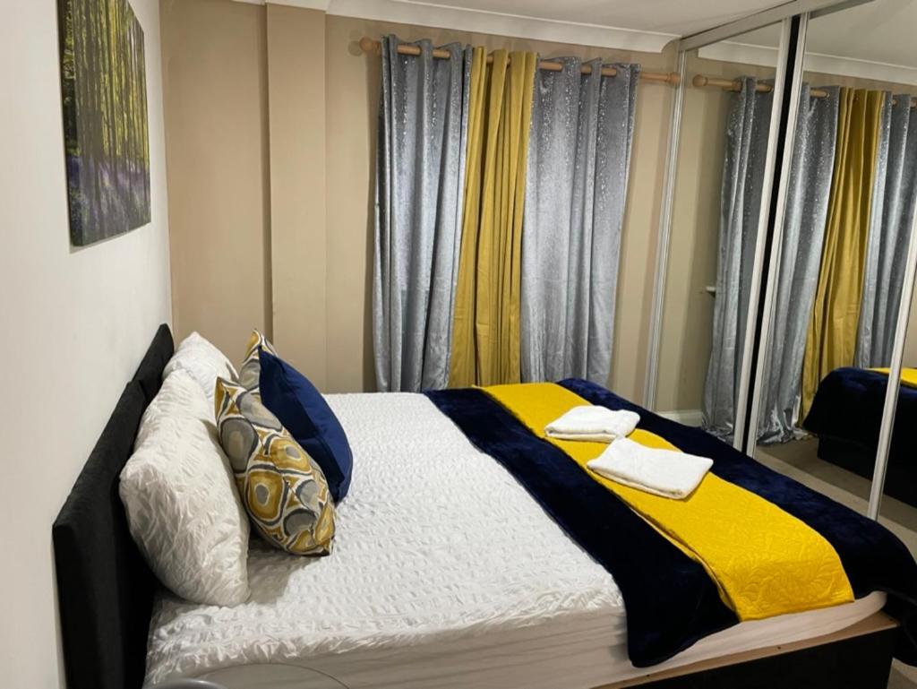 2 Bedrooms Modern Central London Apartment, Full Kitchen, 5 Minutes Tube Station Екстер'єр фото